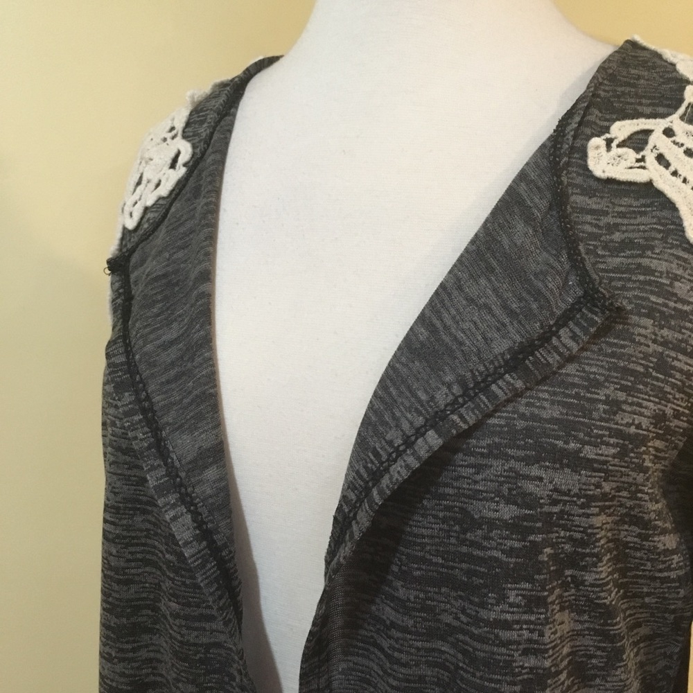 Crochet Lace Cold Shoulder Burnout Knit Cardigan - Picture 4 of 6